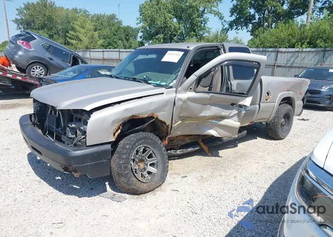 2004 Chevrolet Silverado 2500Hd Ls z USA, uszkodzony, nr VIN 1GCHK29U84E134486